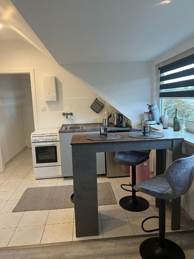 25 Qm Ferienwohnung Neuss Furth Esterno foto