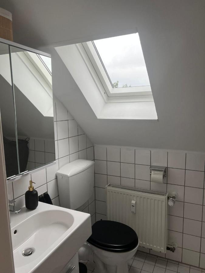 25 Qm Ferienwohnung Neuss Furth Esterno foto