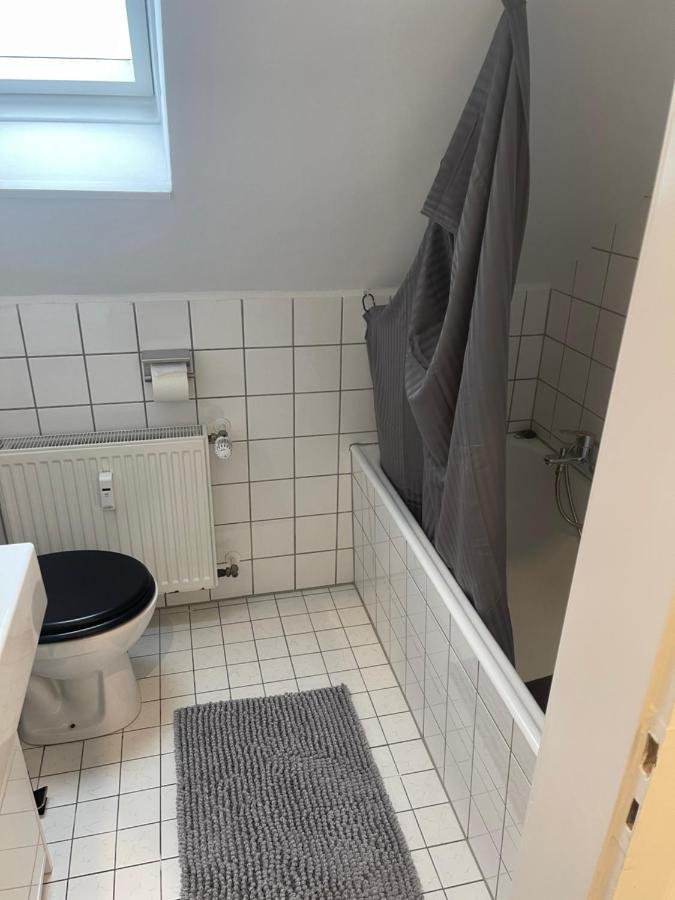 25 Qm Ferienwohnung Neuss Furth Esterno foto